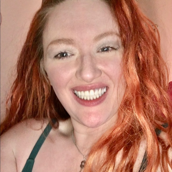 COPY - Meet your Posher, Emily - Picture 3 of 3